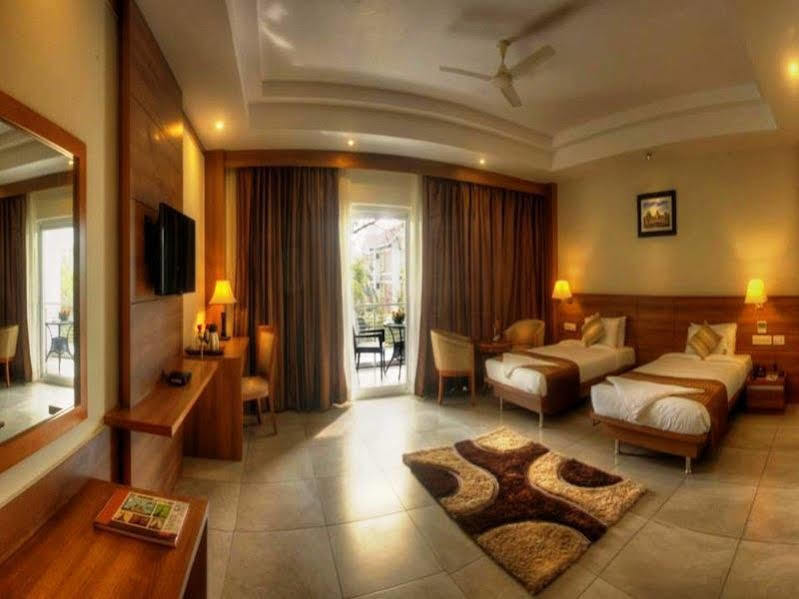 Hotel Le Ruchi The Prince Mysore Exterior foto